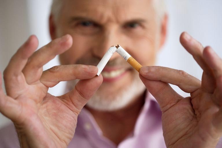 fumeur qui arrête de fumer fumeur qui arrête de fumer